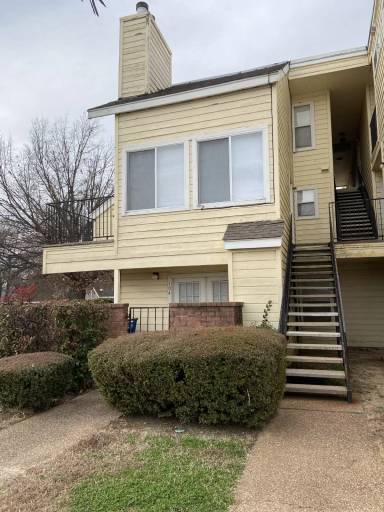 Main picture of 1804 E 66th Pl