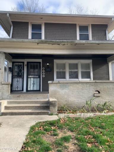 Main picture of 3127 N Kenwood Ave