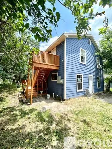Main picture of 2325 Hollis St