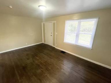 Main picture of 3999 N Irwin Ave