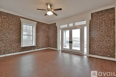 Main picture of 209 W 5th Ave