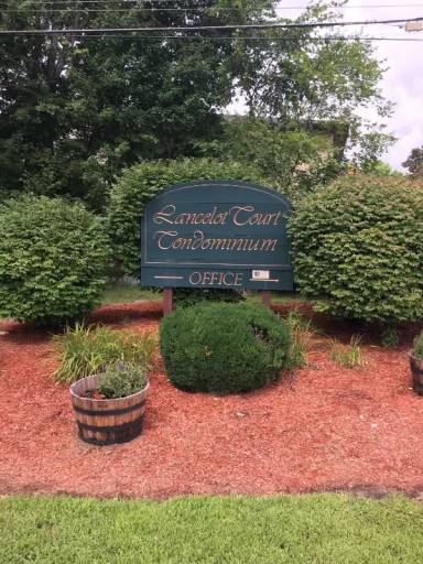 Main picture of 9 Lancelot Ct