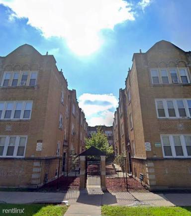Main picture of 3521 W Franklin Blvd