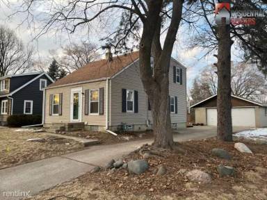 Main picture of 10918 W Wells St