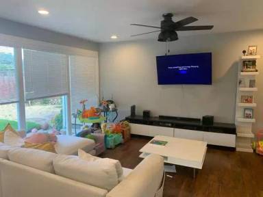 Main picture of 1090 Harding St