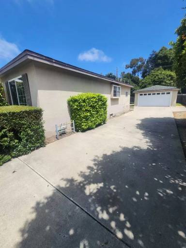 Main picture of 423 Orchard Ave