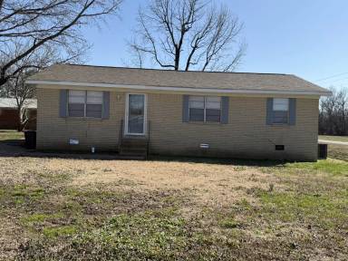 Main picture of 104 Oak Cir