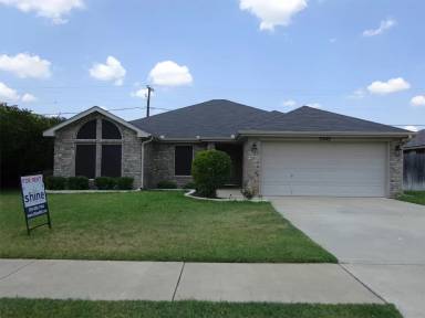 Main picture of 3303 Woodrow Dr