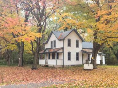 Main picture of 5987 Taylor St