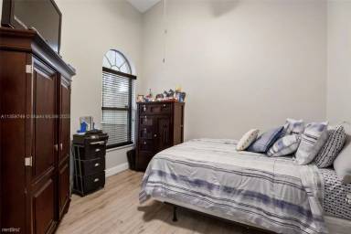 Main picture of 202 Sabal Palm Ln