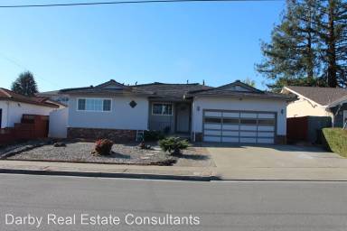 Main picture of 19647 Bernal St