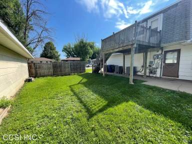 Main picture of 727 W 61st St