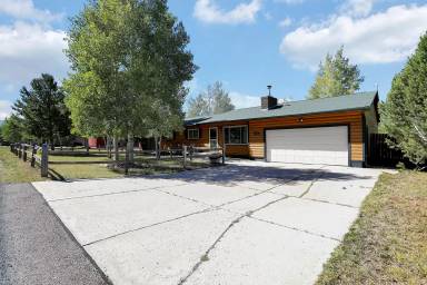 Main picture of 912 Fullview St