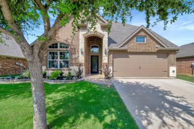 Main picture of 15100 Seventeen Lakes Blvd