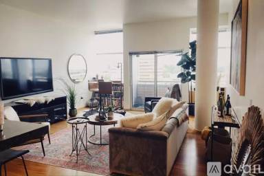 Main picture of 700 Washington St