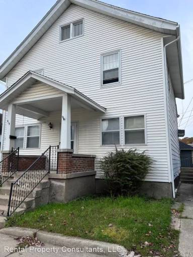 Main picture of 415 Marion Pl NW