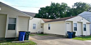 Main picture of 1308 W 42nd St