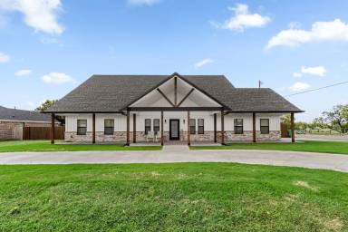 Main picture of 304 Mariners Way