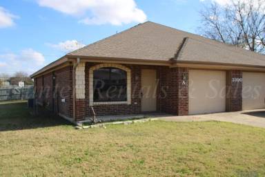 Main picture of 3300A Alicante Ct