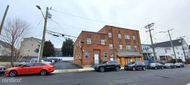 Main picture of 153 Spruce St