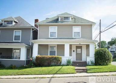 Main picture of 800 E Stewart St