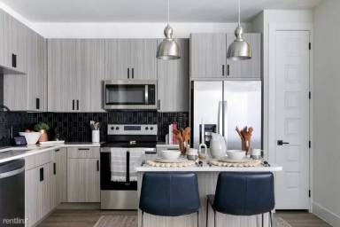 Main picture of 2512 Washington Corridor Area