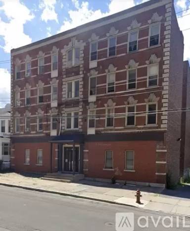 Main picture of 513 N State St