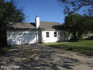 Main picture of 1900 Crescent Dr