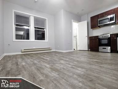Main picture of 4070 N Kenmore Ave