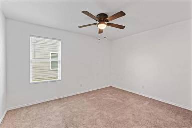 Main picture of 2633 Winterfell St