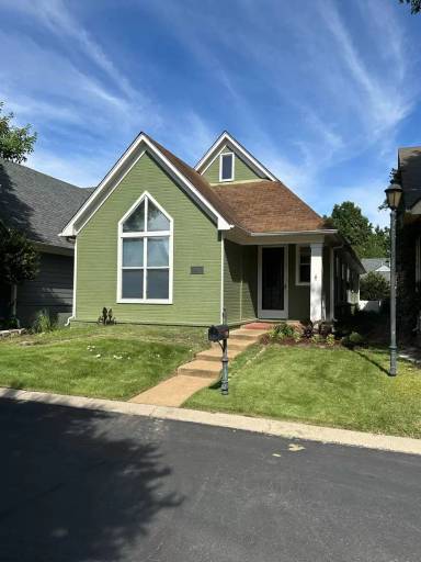 Main picture of 150 Harbor Creek Dr