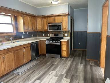 Main picture of 1757 C Ave NE