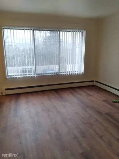 Main picture of 2483 E Maple Rd