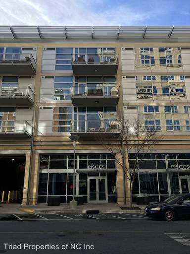 Main picture of 1100 Metropolitan Ave