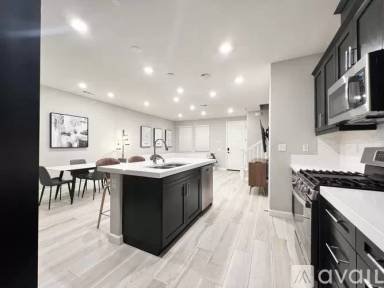 Main picture of 1096 Delpy View Pt