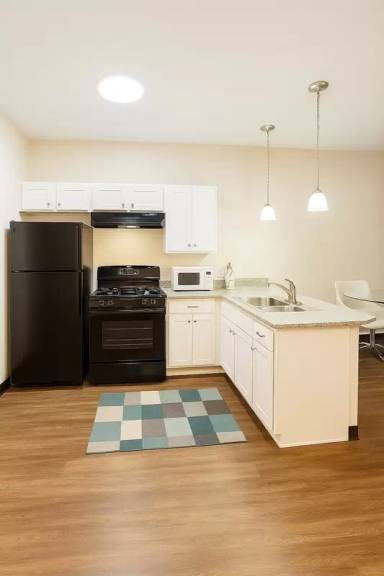 Main picture of 1700 Hampshire Pike