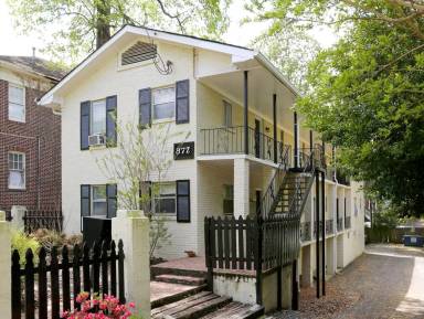 Main picture of 872 Vedado Way NE