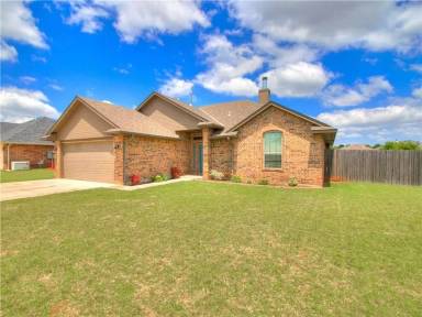 Main picture of 957 Phils Way NW