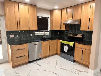 Main picture of 3614 Everglades Rd