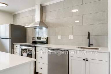 Main picture of 2510 E 7th St