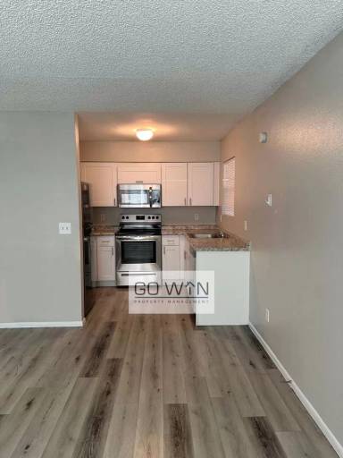 Main picture of 755 W 1st Ave