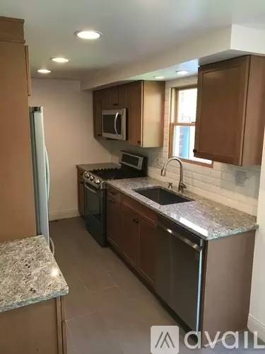 Main picture of 668 Crystal Dr