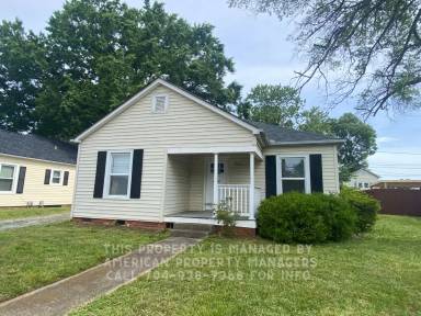 Main picture of 1006 W C St