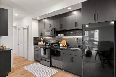 Main picture of 1615 N Willis Blvd