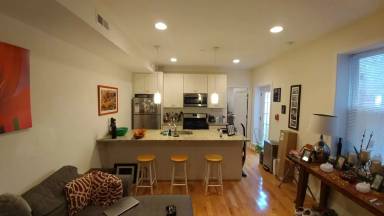 Main picture of 1904 W Girard Ave