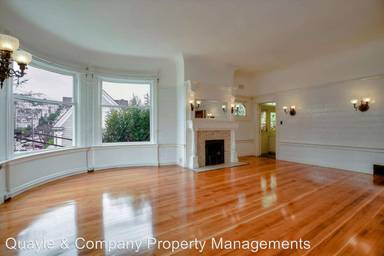 Main picture of 2394 Broadway St
