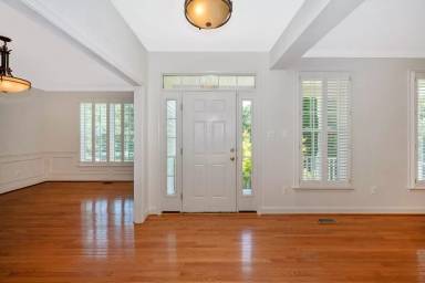 Main picture of 6657 S Clifton Rd
