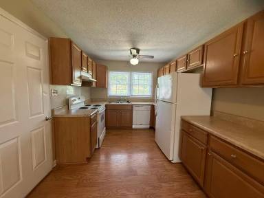 Main picture of 411 Greenbriar Dr