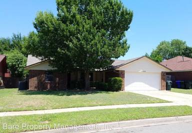 Main picture of 1409 Peach Tree Ln