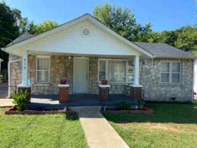 Main picture of 211 Gayle Way